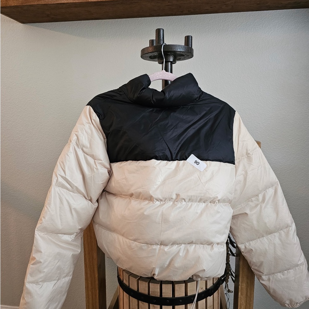 Levi's Black & Cream Puffer Jacket - Size S - Picture 5 of 6